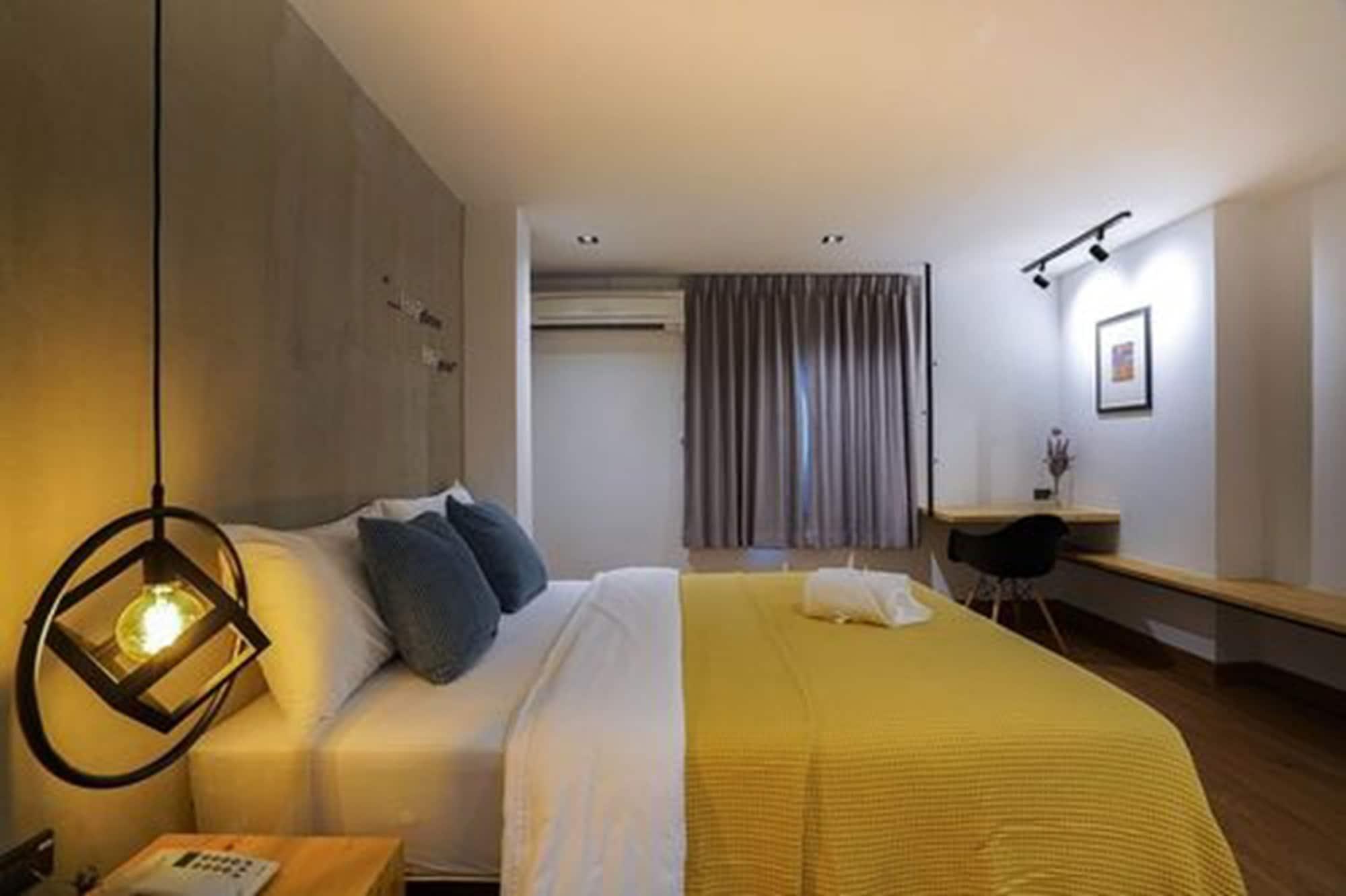 Hap@Sathorn Hotel Bangkok Bagian luar foto