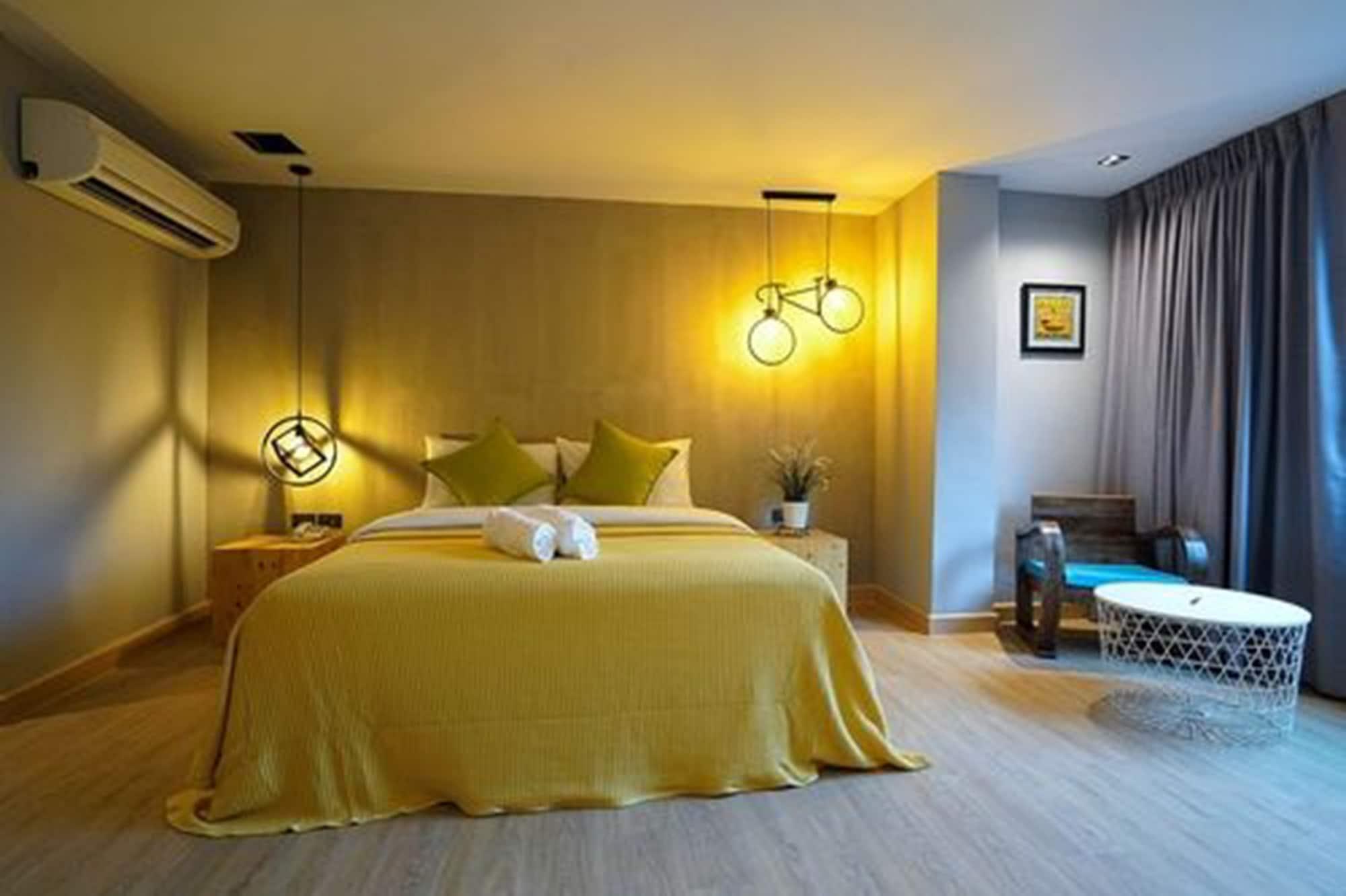Hap@Sathorn Hotel Bangkok Bagian luar foto