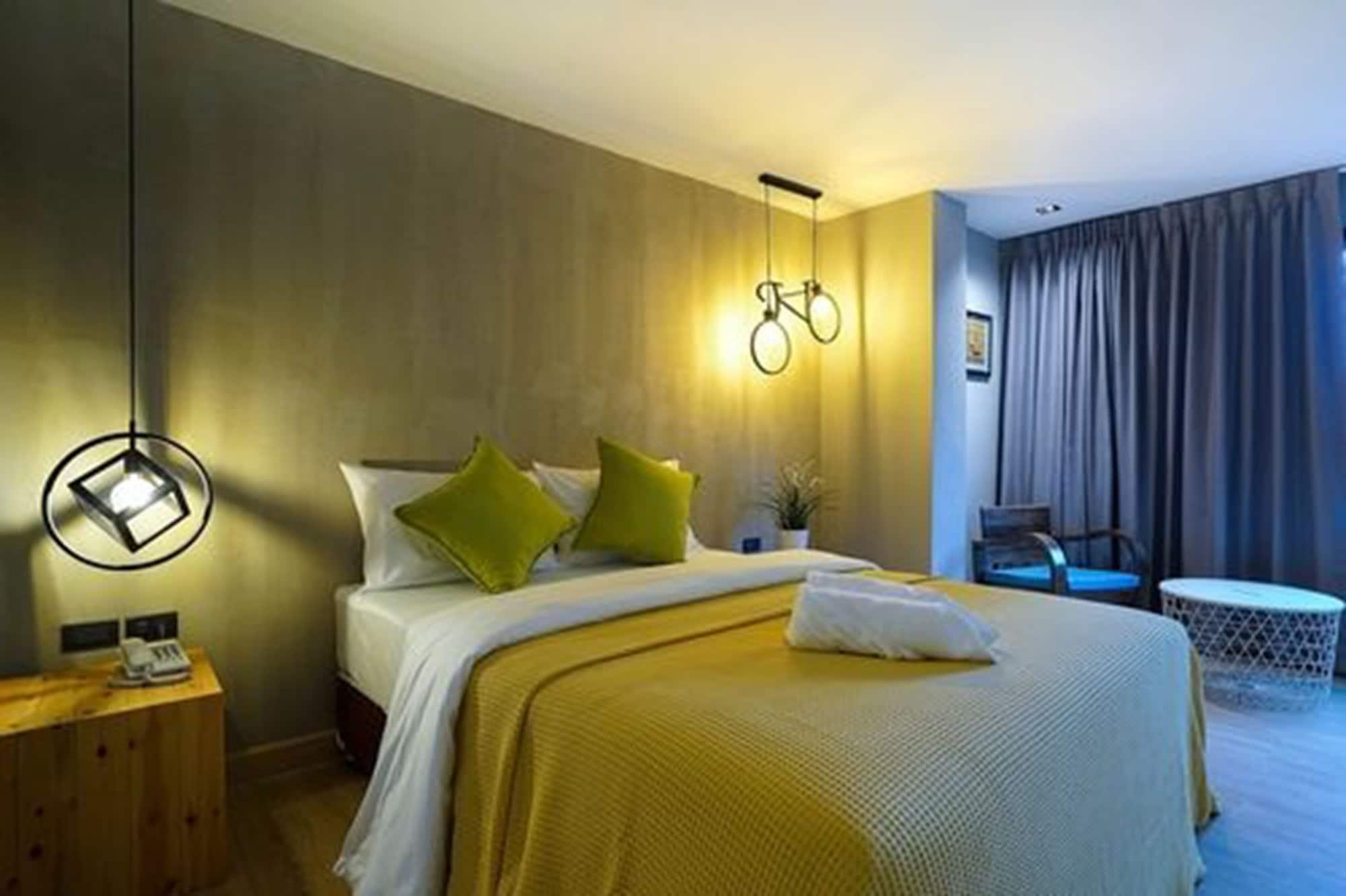 Hap@Sathorn Hotel Bangkok Bagian luar foto